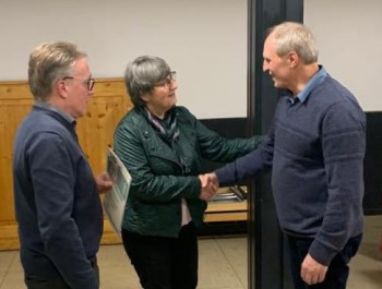 Ehrung Walter Glotzbach durch Jürgen Pappert und Brigitte Griebel
